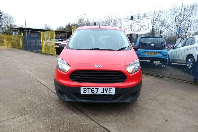 Usado Ford Transit S 74 CV (54 kW) 2017 Rojo Familiar