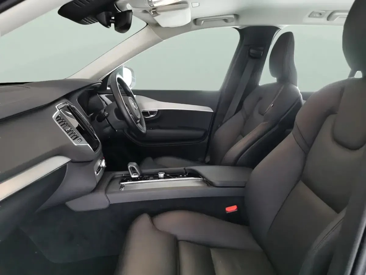 Usado Volvo XC90 Core 250 HP (183 kW) 2024 Cinzento SUV