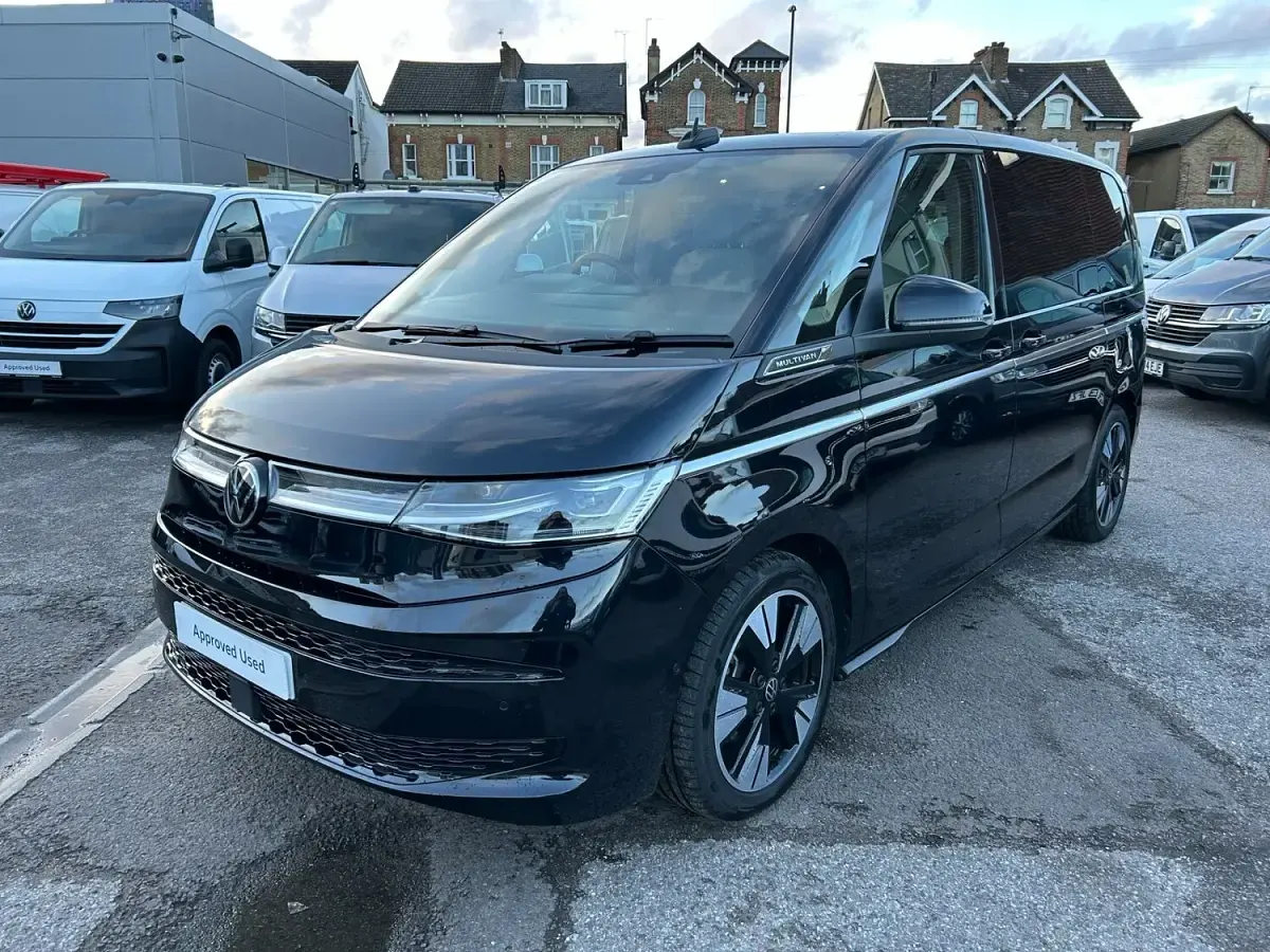 Used VW Multivan Style 150 HP (110 kW) 2025 Black MPV