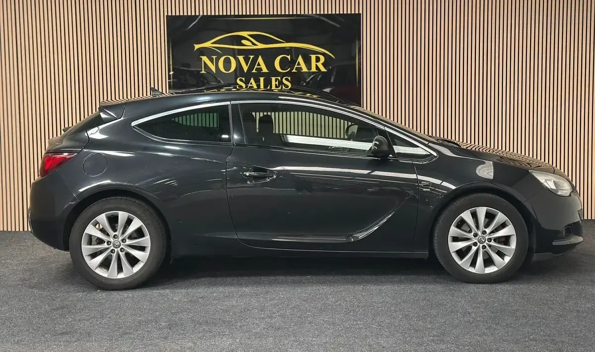 Used Vauxhall Astra GTC SRi 2012 Black Hatchback