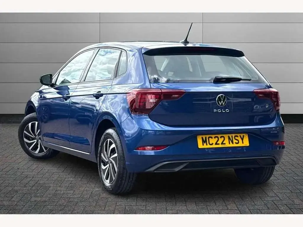 Used VW Polo Life 95 HP (69 kW) 2022 Reef blue Hatchback