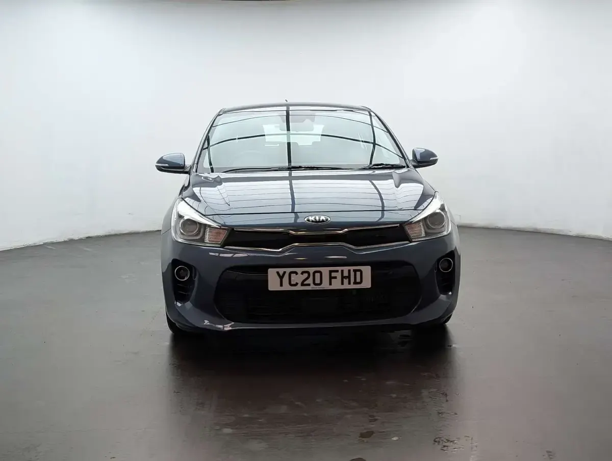 Used Kia Rio 99 HP (72 kW) 2020 Blue Hatchback