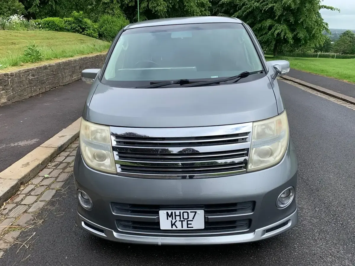 Used Nissan Elgrand 2007 Grey MPV