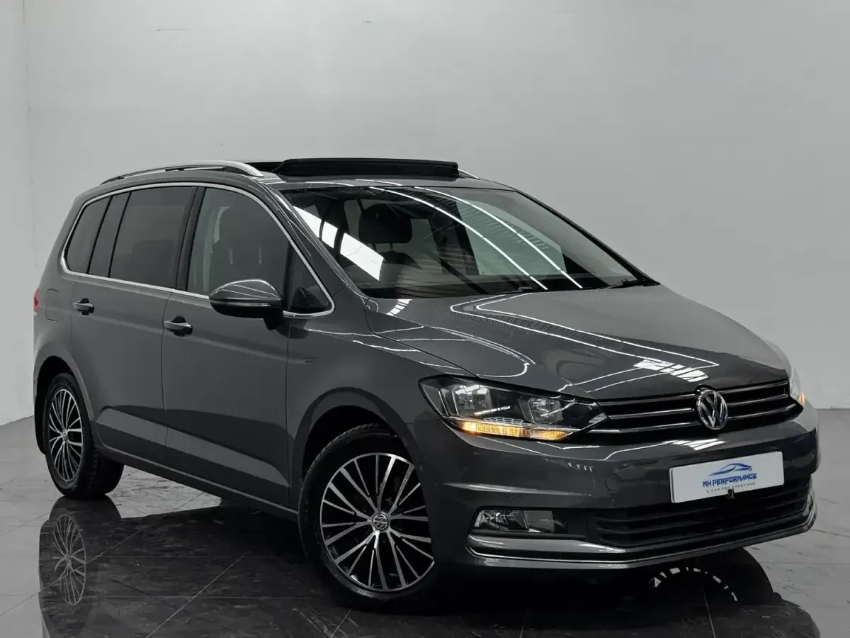 Usado VW Touran SEL 150 HP (110 kW) 2015 Cinzento Monovolume