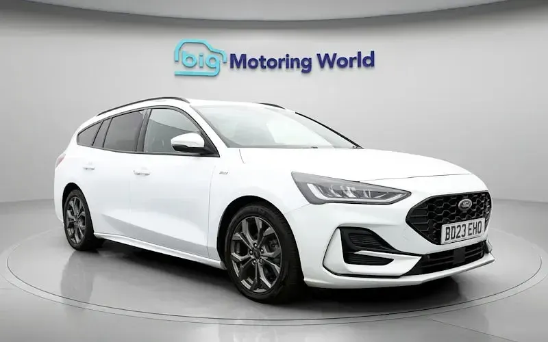Used Ford Focus ST-Line 125 HP (91 kW) 2023 White Estate