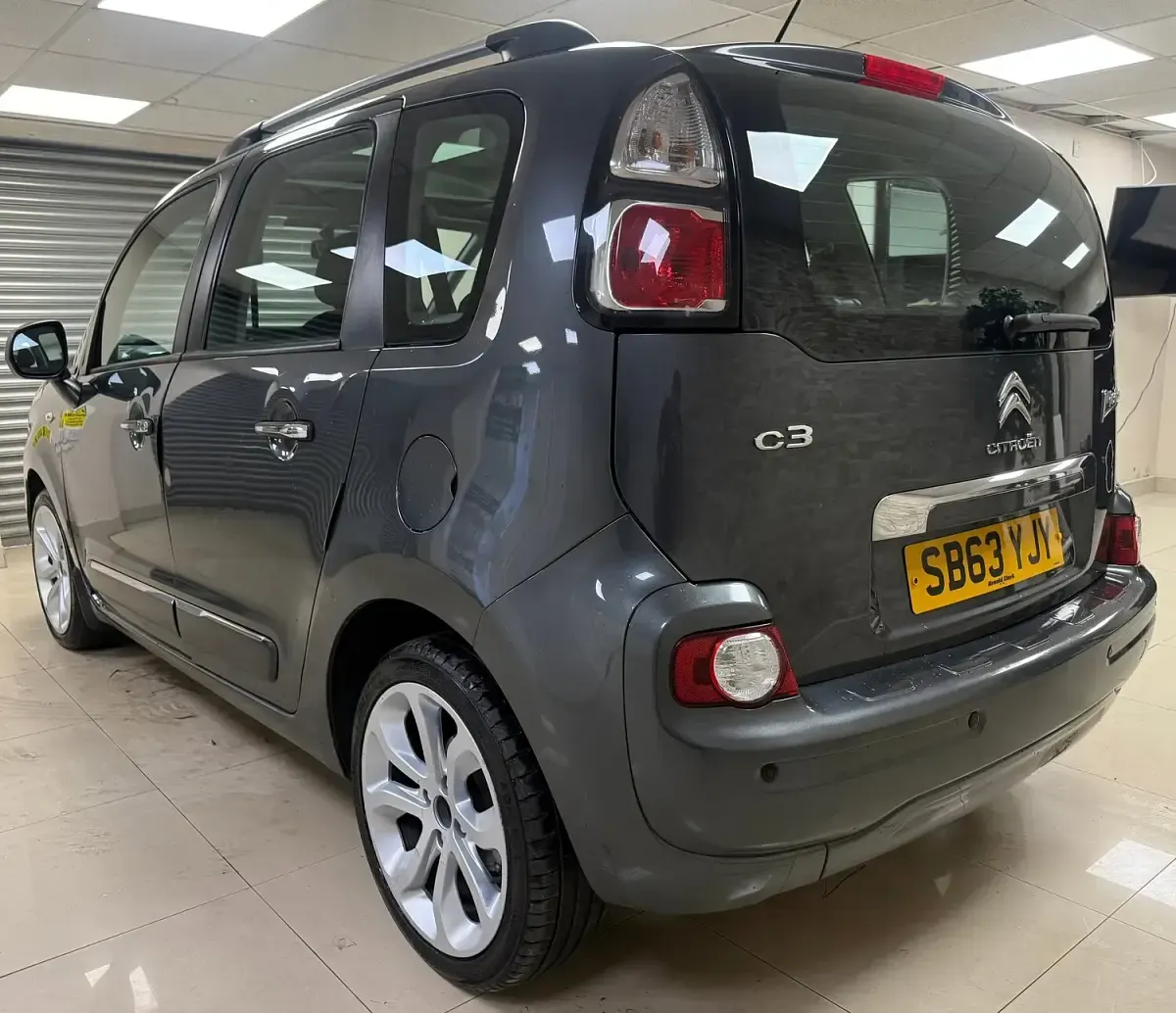 Used Citroën C3 Picasso SELECTION 90 HP (66 kW) 2014 Grey MPV