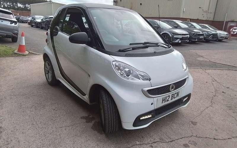 White Used 2014 Smart ForTwo Coupé Edition #1 Coupe | £4,999 (Fair price) - Image 1/4