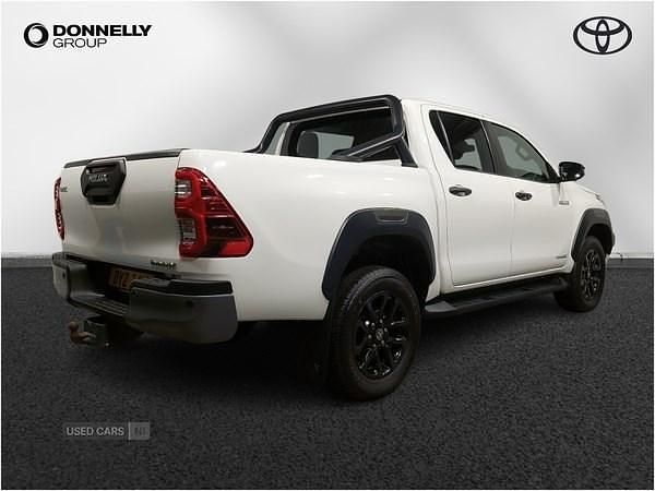 Used Toyota HiLux 204 HP (150 kW) 2025 White Pickup