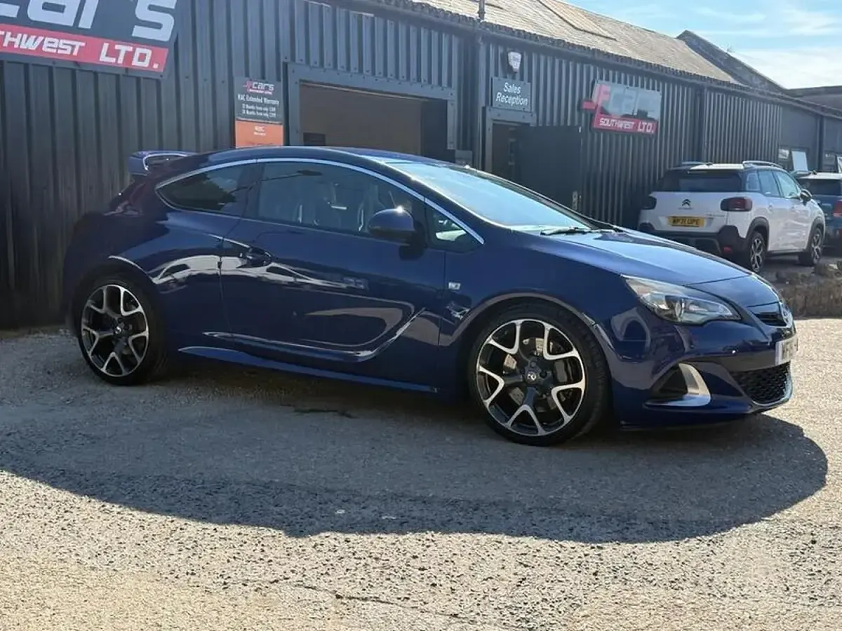 Used Vauxhall Astra GTC S 2015 Blue Coupe