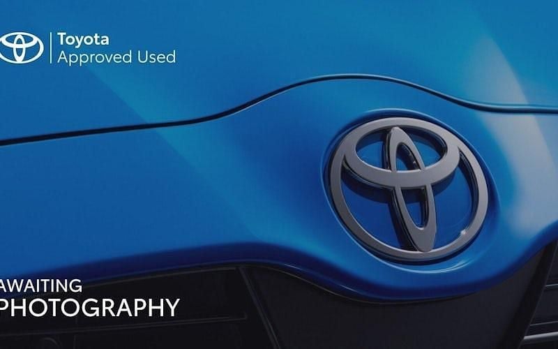 Blue Used 2019 Toyota Yaris Hybrid Hatchback | £11,727 (Good price) - Image 1/2
