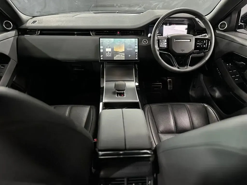 Used Land Rover Range Rover evoque SE Dynamic 204 HP (150 kW) 2024 White SUV