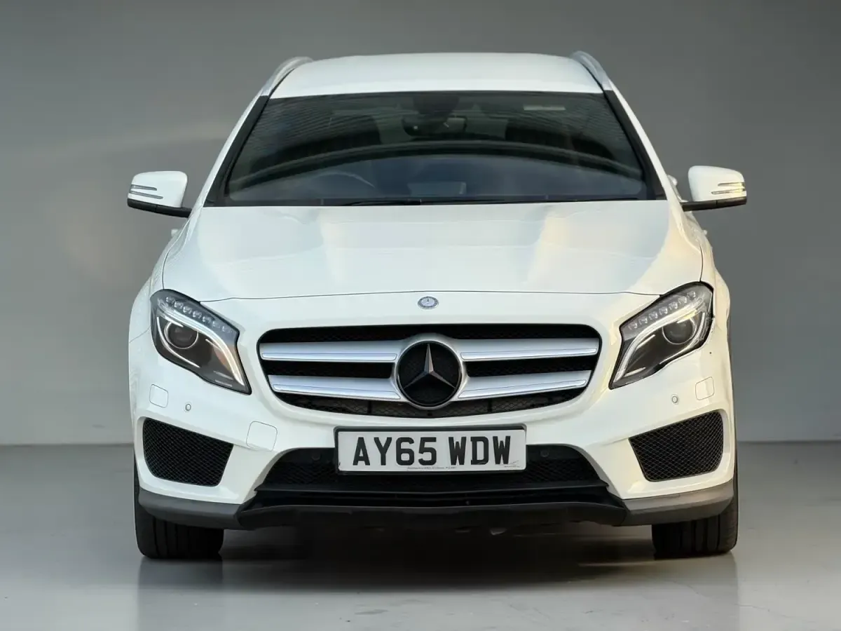 Käytetty Mercedes GLA200 AMG line 2015 Valkoinen Katumaasturi