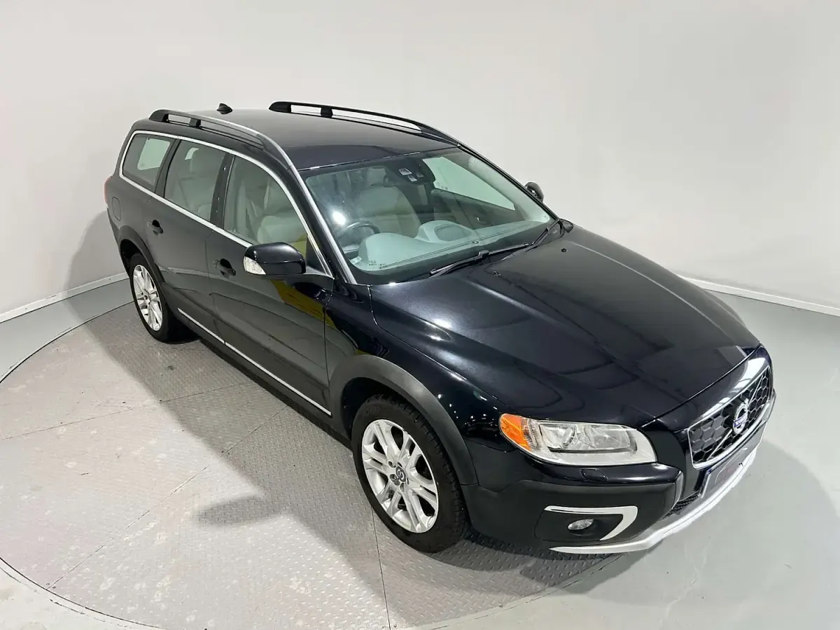 Used Volvo XC70 SE 215 HP (158 kW) 2014 Black Estate