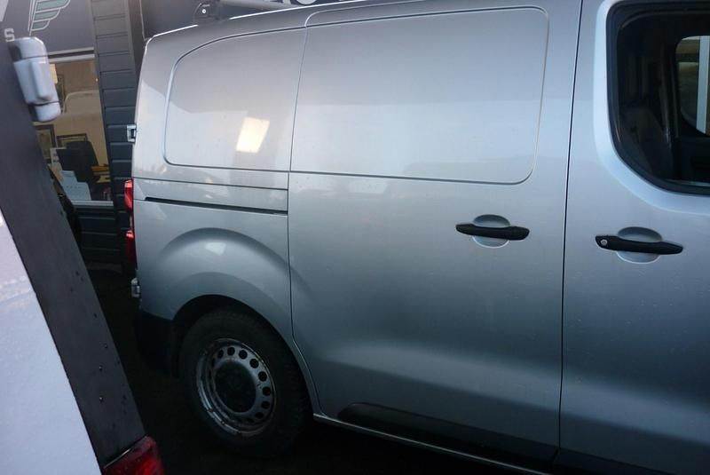 Second-hand Peugeot Expert 2018 Argintiu Van