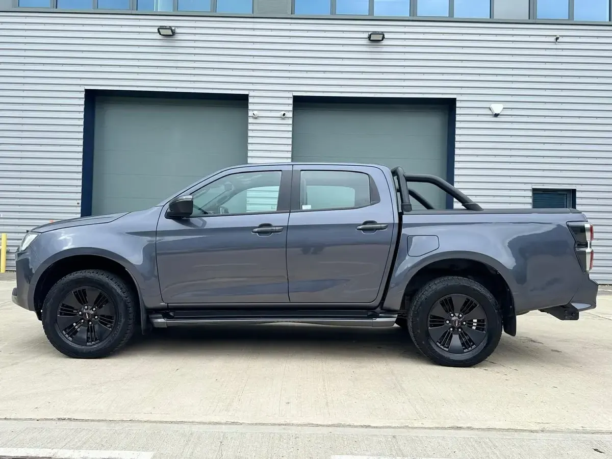 Used Isuzu D-Max 163 HP (119 kW) 2021 Grey Pickup