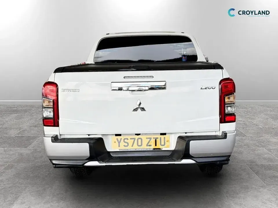 Used Mitsubishi L200 150 HP (110 kW) 2020 White Pickup