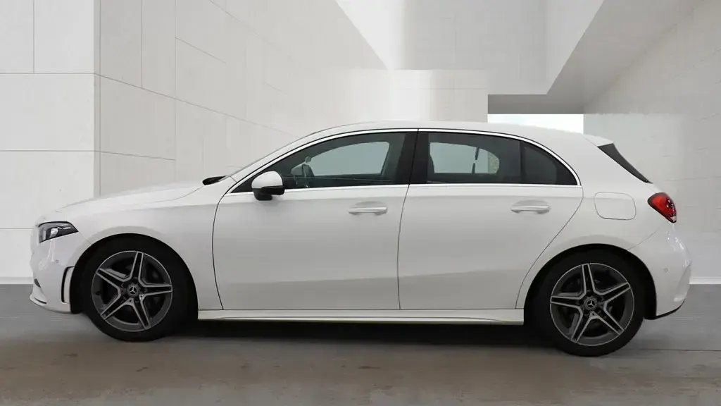 Used Mercedes A200 AMG Line Premium 163 HP (119 kW) 2018 White Hatchback