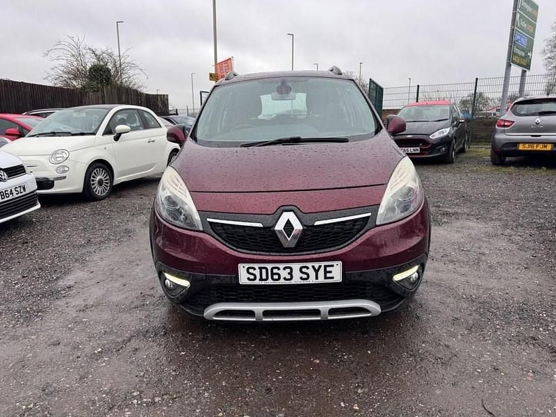 Red Used 2013 Renault Scénic III Dynamique MPV | £2,995 (Good price) - Image 1/4