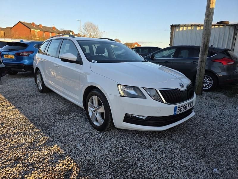 White Used 2019 Skoda Octavia SE Estate | £8,990 (Good price) - Image 1/4