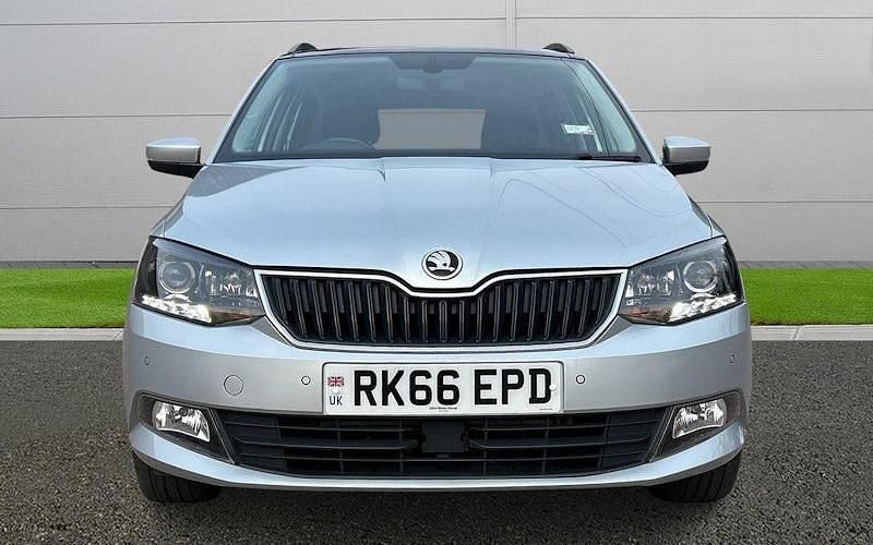 Used Skoda Fabia SE L 90 HP (66 kW) 2016 Silver Estate