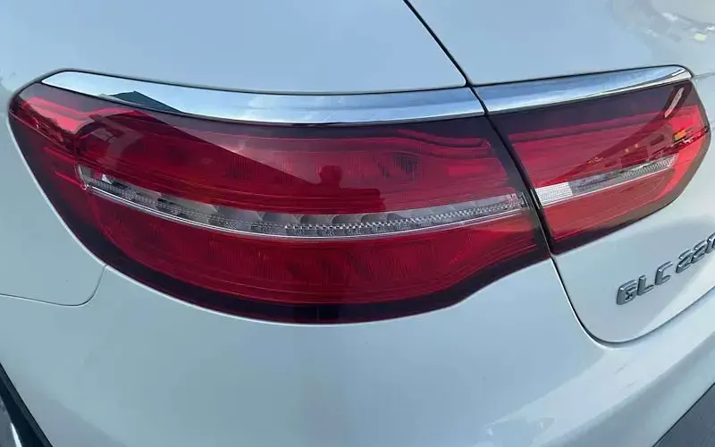 Used Mercedes GLC220 170 HP (125 kW) 2019 White SUV