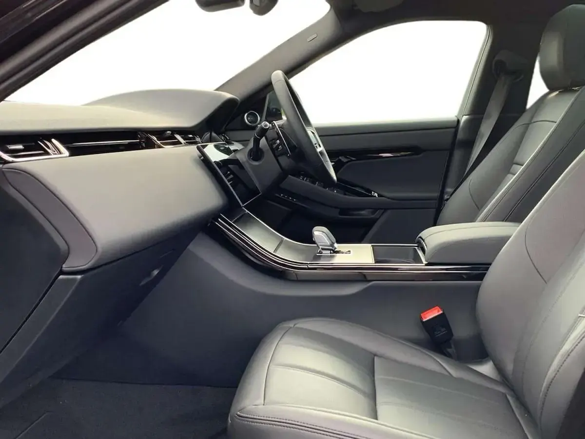 Used Land Rover Range Rover evoque SE Dynamic 2025 Black SUV
