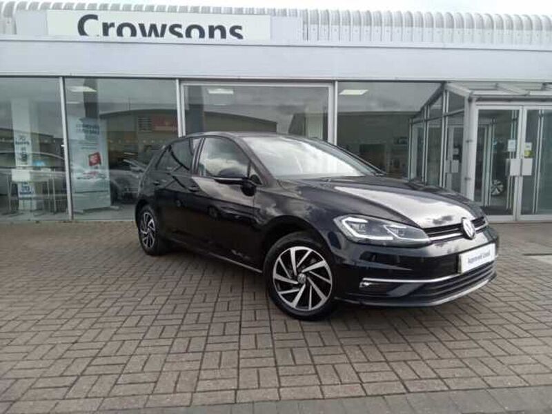 Used 2020 VW Golf VII Edition | £18,990 (Fair price) - Image 1/4