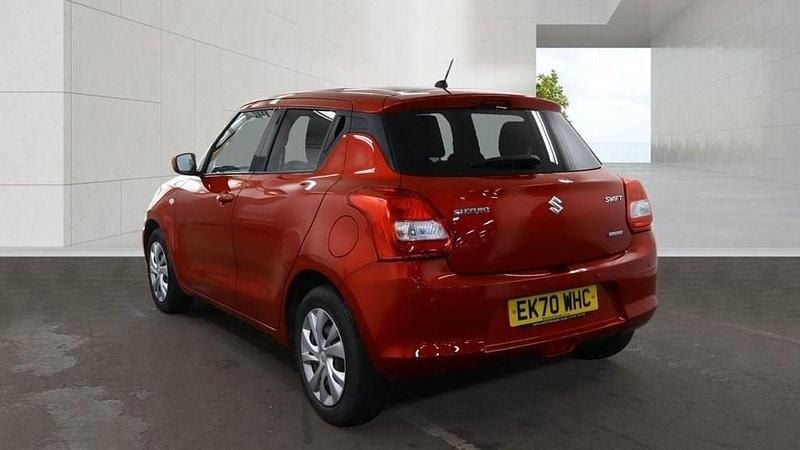 Used Suzuki Swift SZ3 90 HP (66 kW) 2020 Red Hatchback