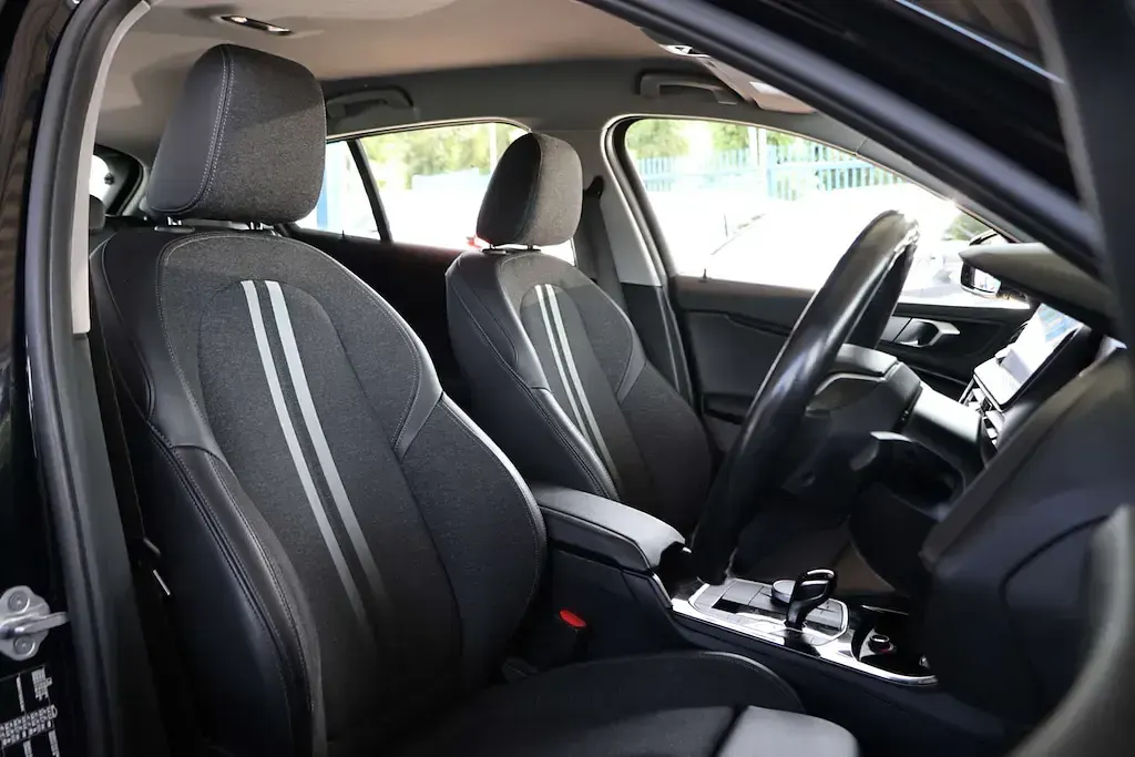 Used BMW 118 Sport Line 136 HP (100 kW) 2022 Jet black Hatchback