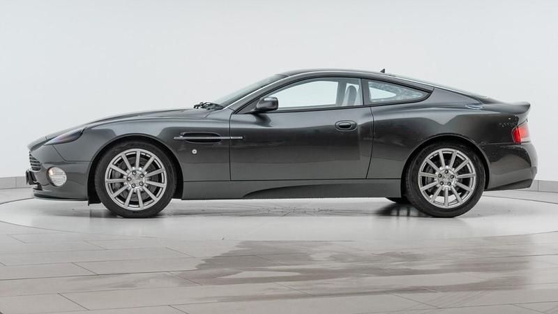 Used Aston Martin Vanquish 527 HP (387 kW) 2007 Silver Coupe
