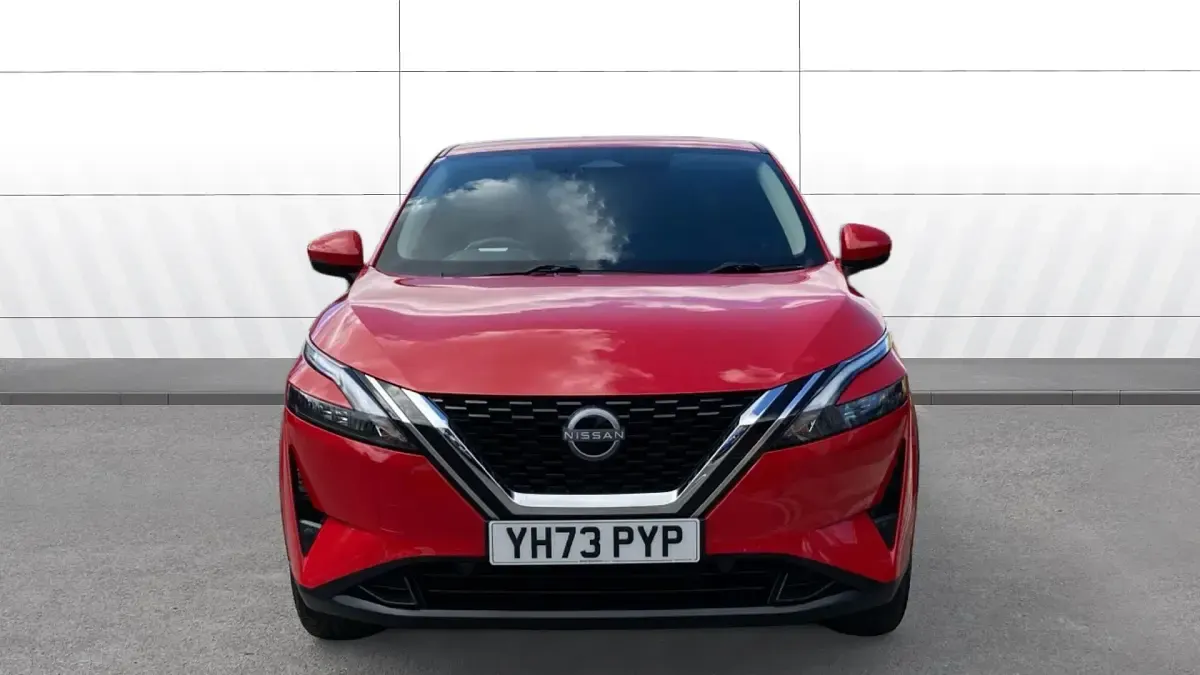 Used Nissan Qashqai Acenta Premium 140 HP (102 kW) 2023 Red SUV