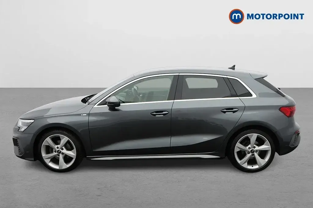 Używany Audi A3 S-Line 2022 Szary Sedan/Limuzyna