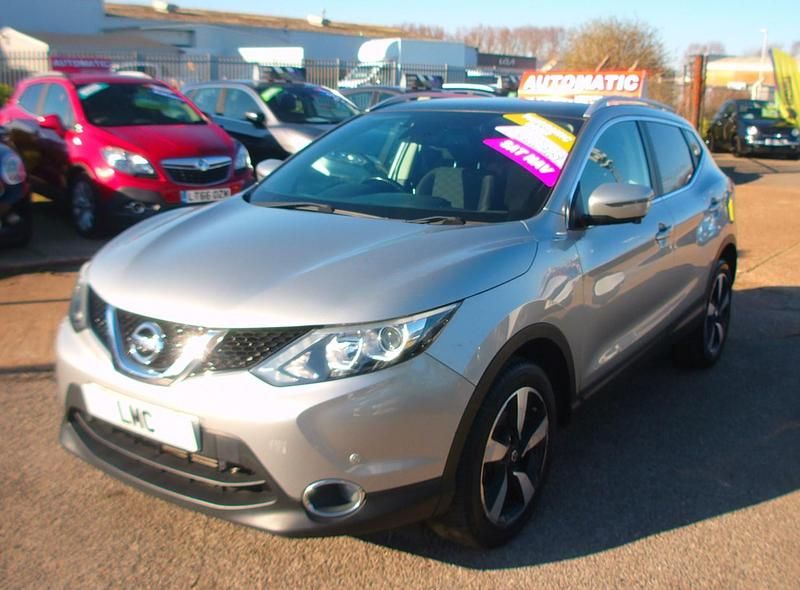 Used Nissan Qashqai N-TEC 115 HP (84 kW) 2014 Silver SUV