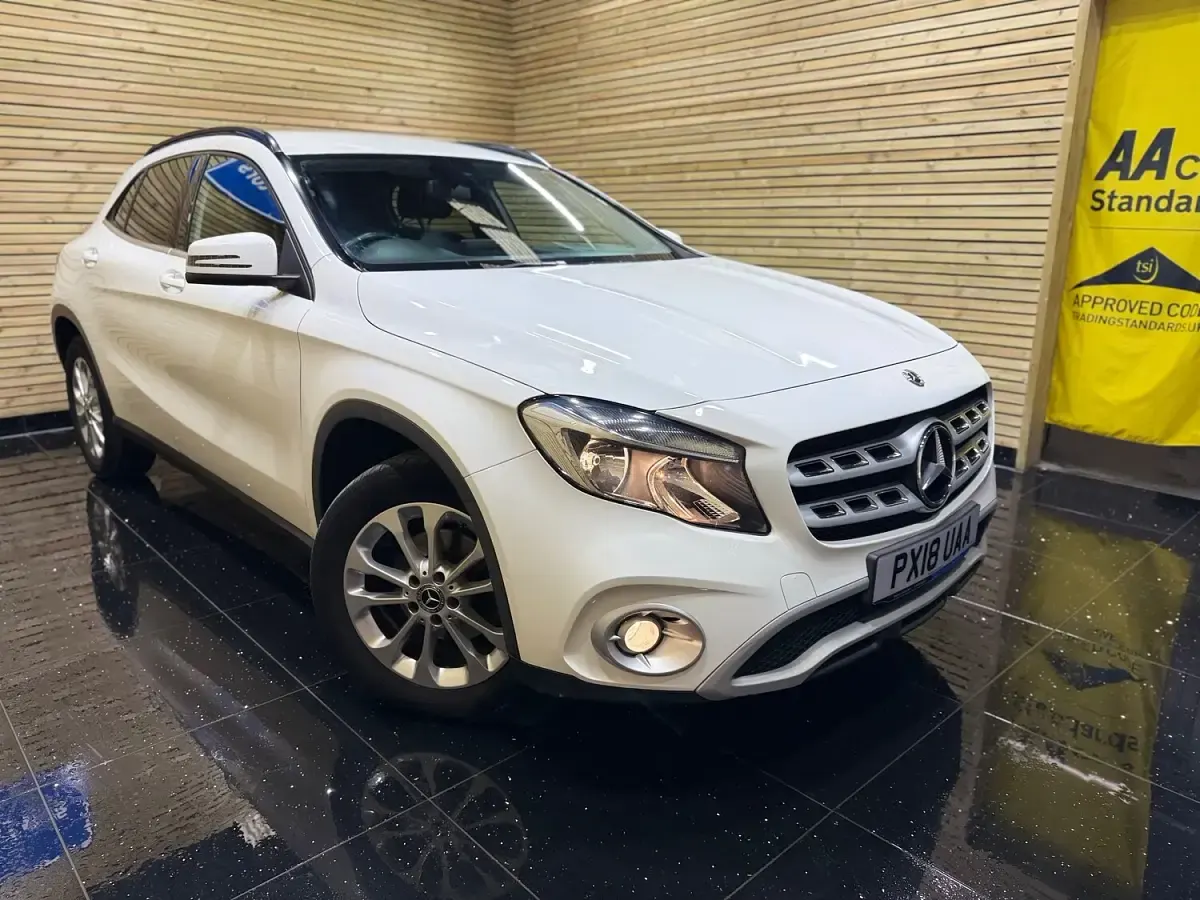 Used Mercedes GLA200 SE 156 HP (114 kW) 2018 White SUV