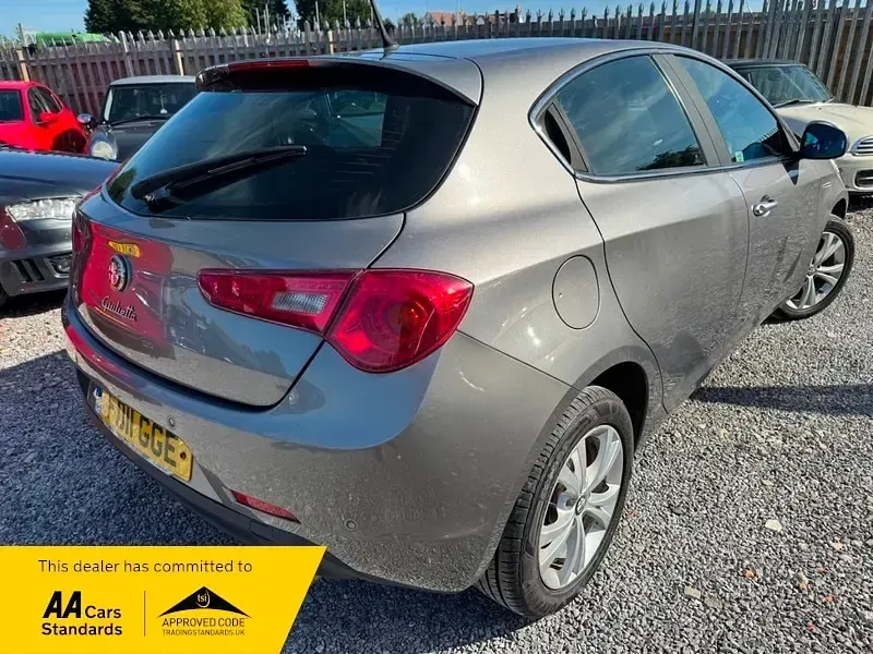 Used Alfa Romeo Giulietta Lusso 140 HP (102 kW) 2011 Grey Hatchback