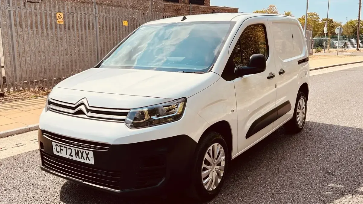 Used Citroën Berlingo 100 HP (73 kW) 2023 White MPV