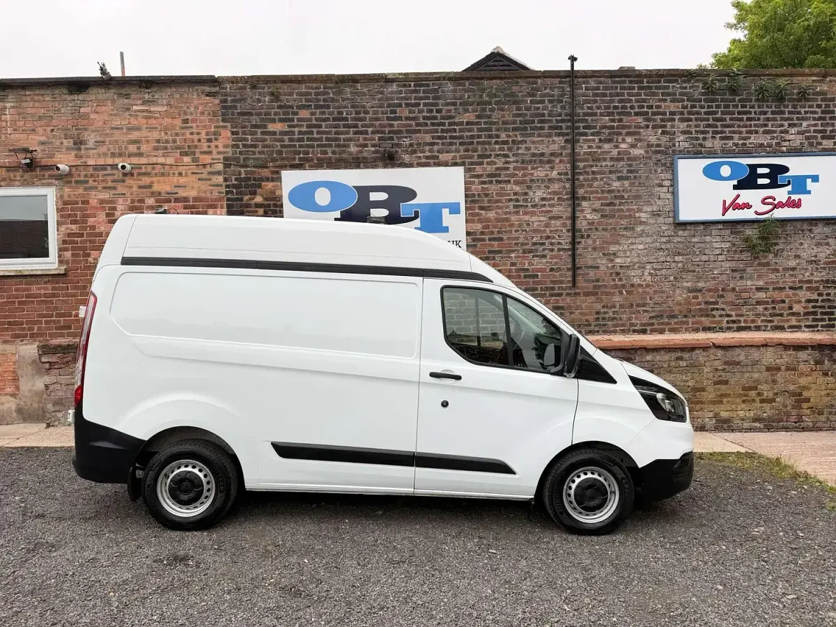 Used Ford Transit Custom 105 HP (77 kW) 2019 White Van
