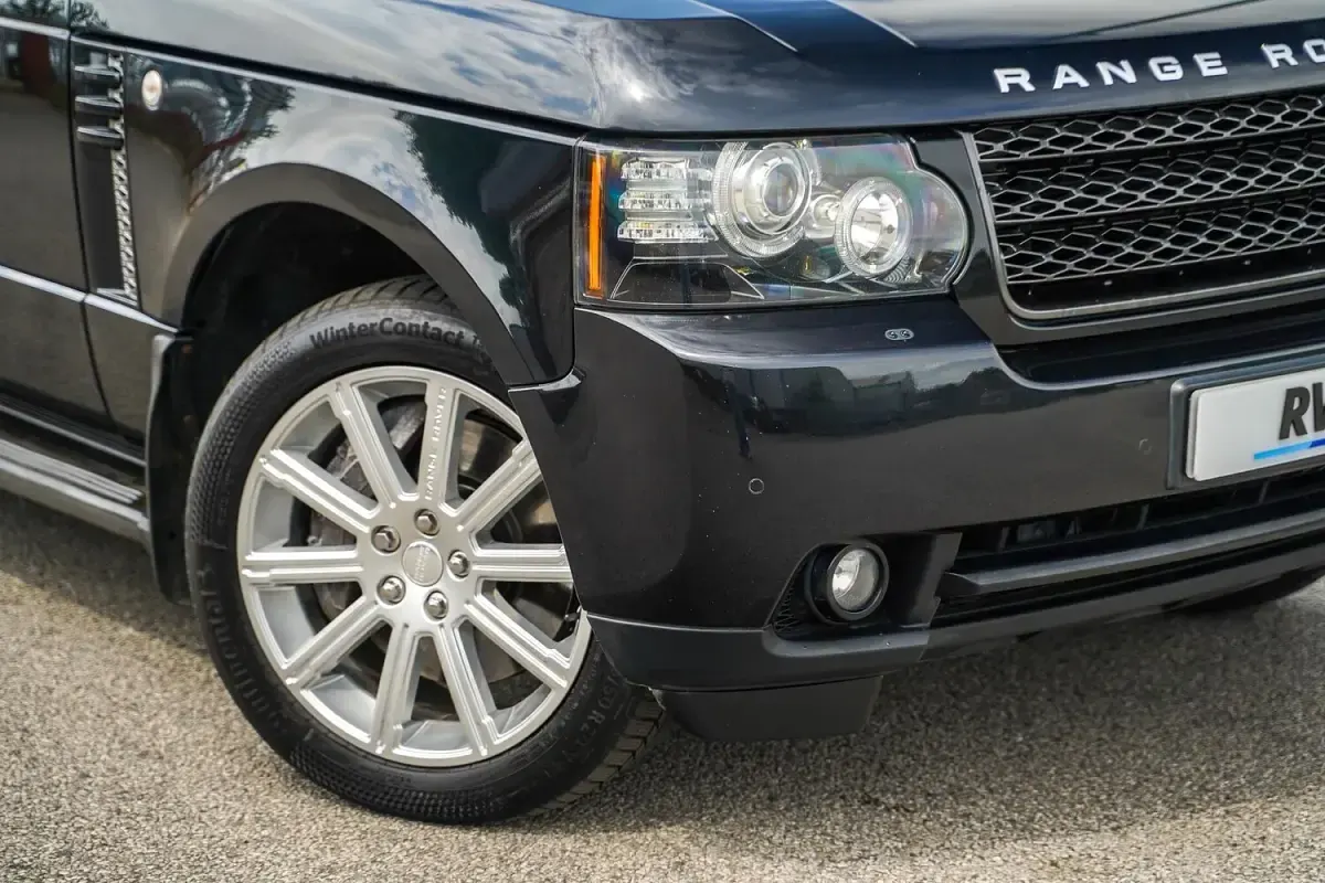 Used Land Rover Range Rover Vogue SE 313 HP (230 kW) 2011 Black SUV