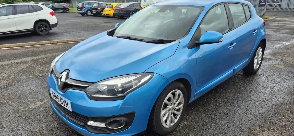 Used Renault Mégane III Dynamique 110 HP (80 kW) 2015 Blue Hatchback