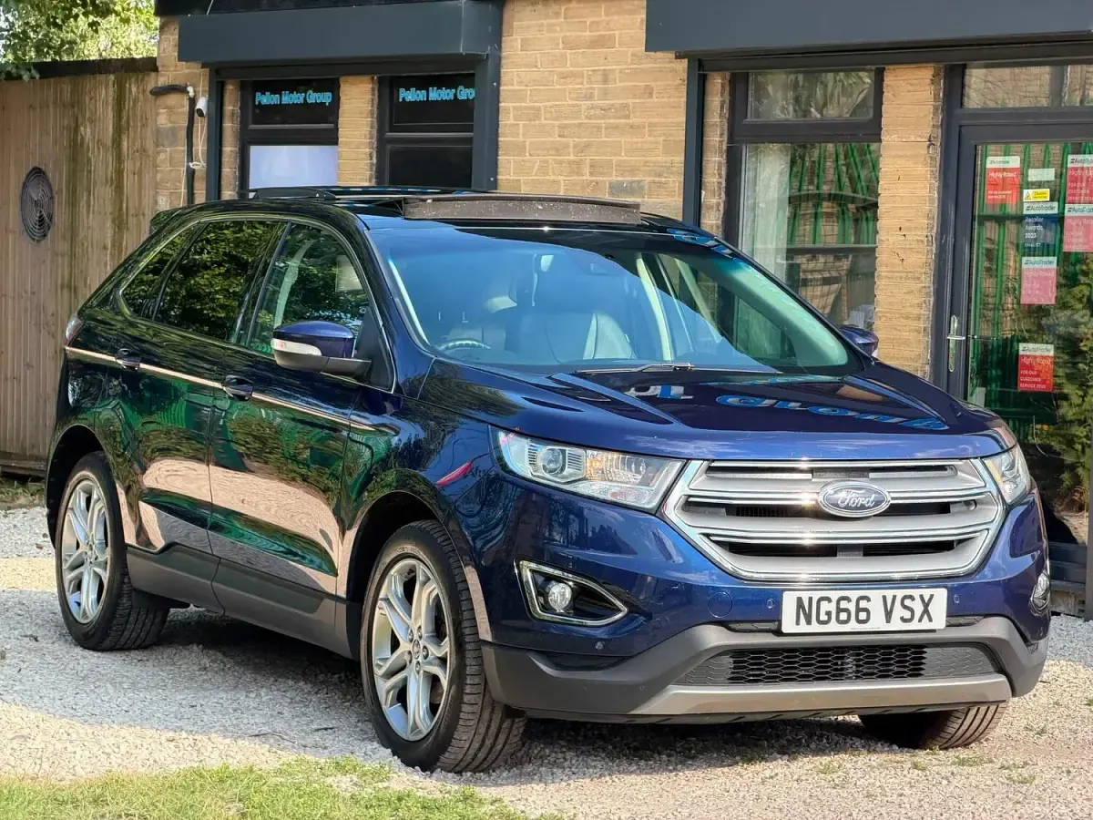 Used Ford Edge Titanium 210 HP (154 kW) 2016 Blue SUV