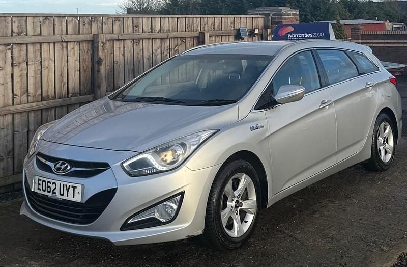 Silver Used 2012 Hyundai i40 Active Estate | £2,199 (Fair price) - Image 1/4