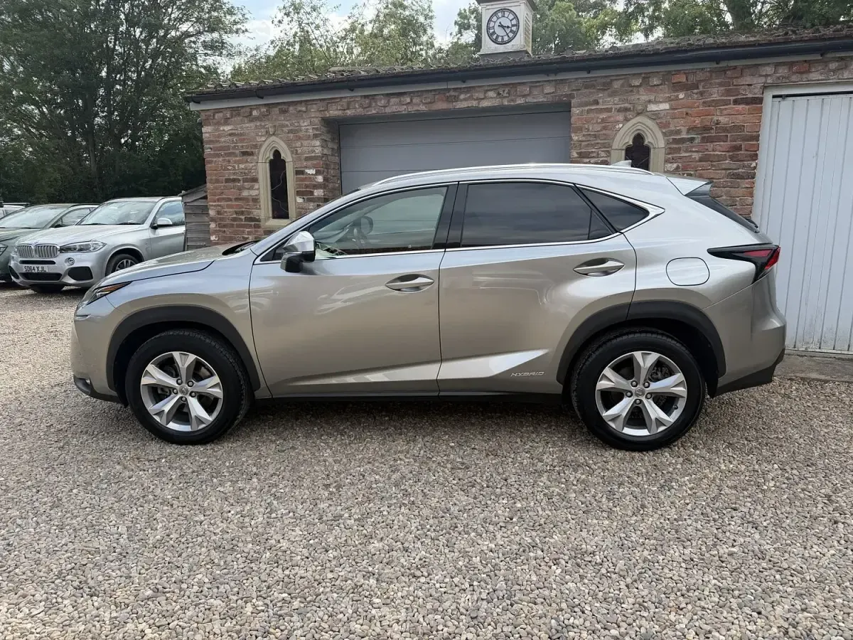 Used Lexus NX300h 197 HP (144 kW) 2017 Silver SUV