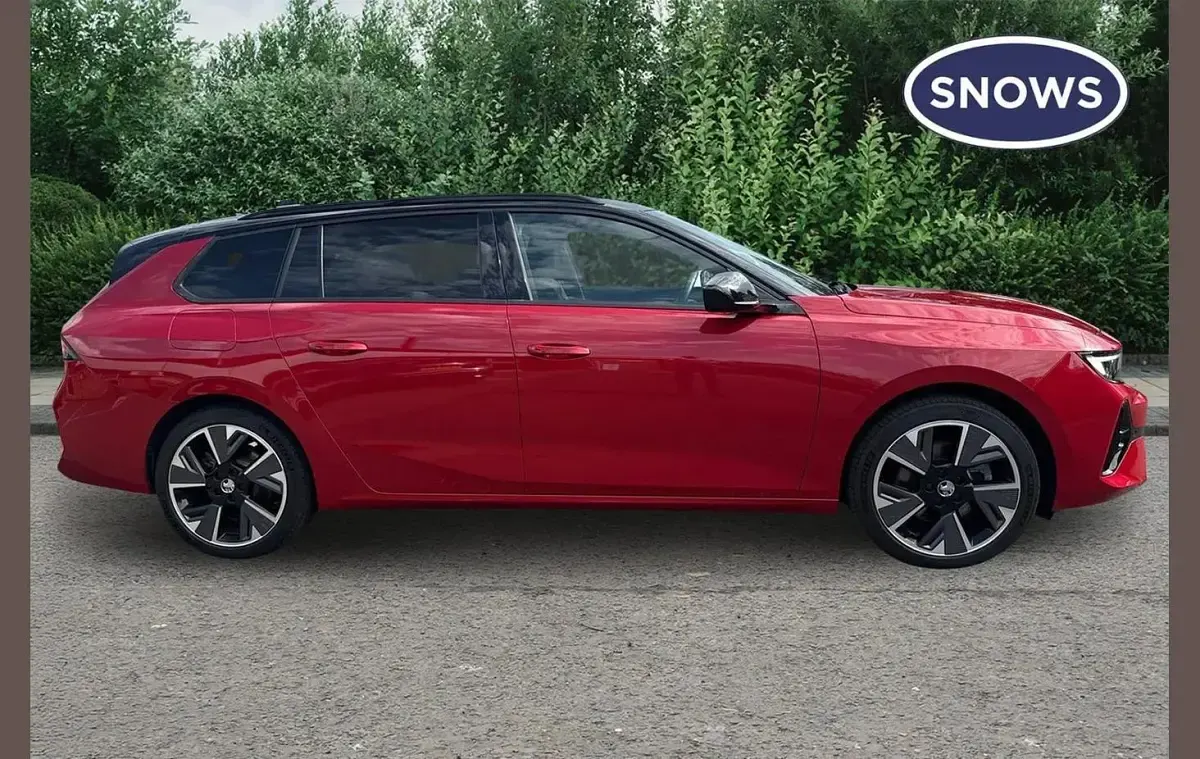 Used Vauxhall Astra Ultimate 114 kW (156 HP) 2024 Red Estate