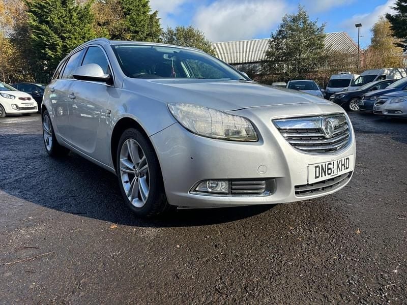 Used Vauxhall Insignia SRi 160 HP (117 kW) 2011 Silver Estate