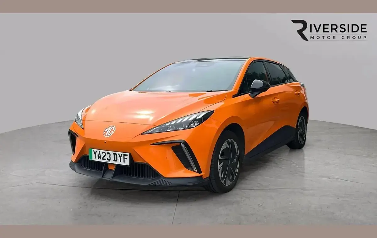 Used MG MG4 EV Trophy 150 kW (204 HP) 2023 Orange Hatchback
