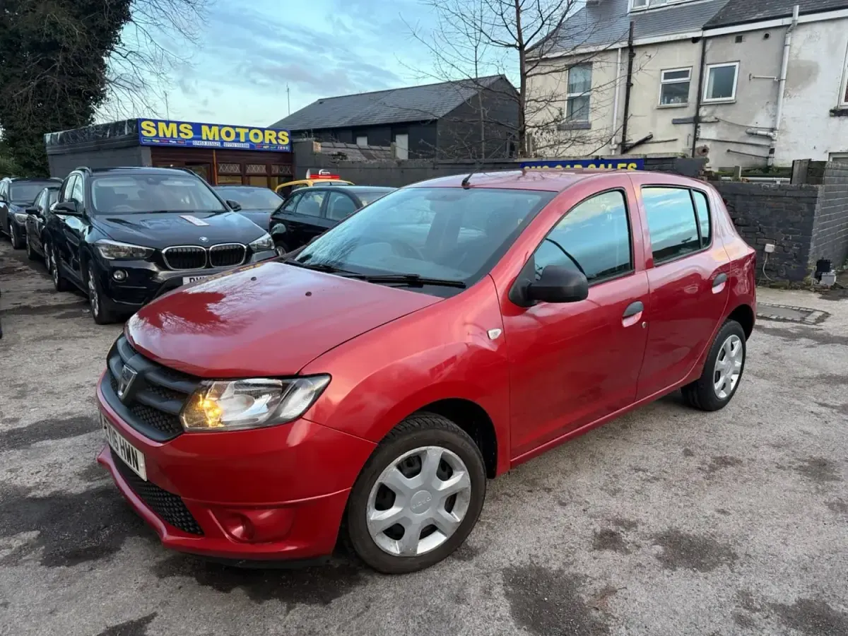 Używany Dacia Sandero Ambiance 2016 Czerwony Hatchback