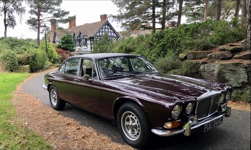 Used Daimler Double Six Serie 1 1973 Red Sedan