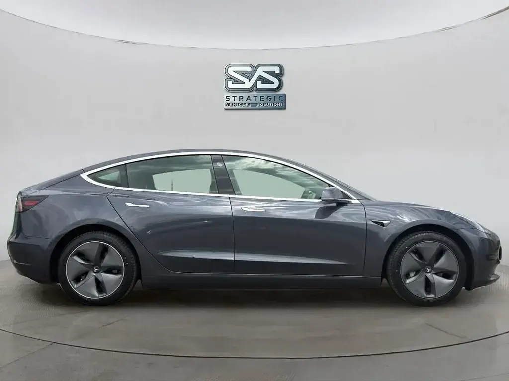 Used Tesla Model 3 Standard Range 177 kW (241 HP) 2019 Grey Sedan