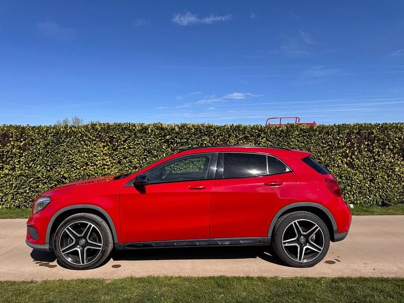 Used Mercedes GLA220 AMG line 170 HP (125 kW) 2015 Red SUV