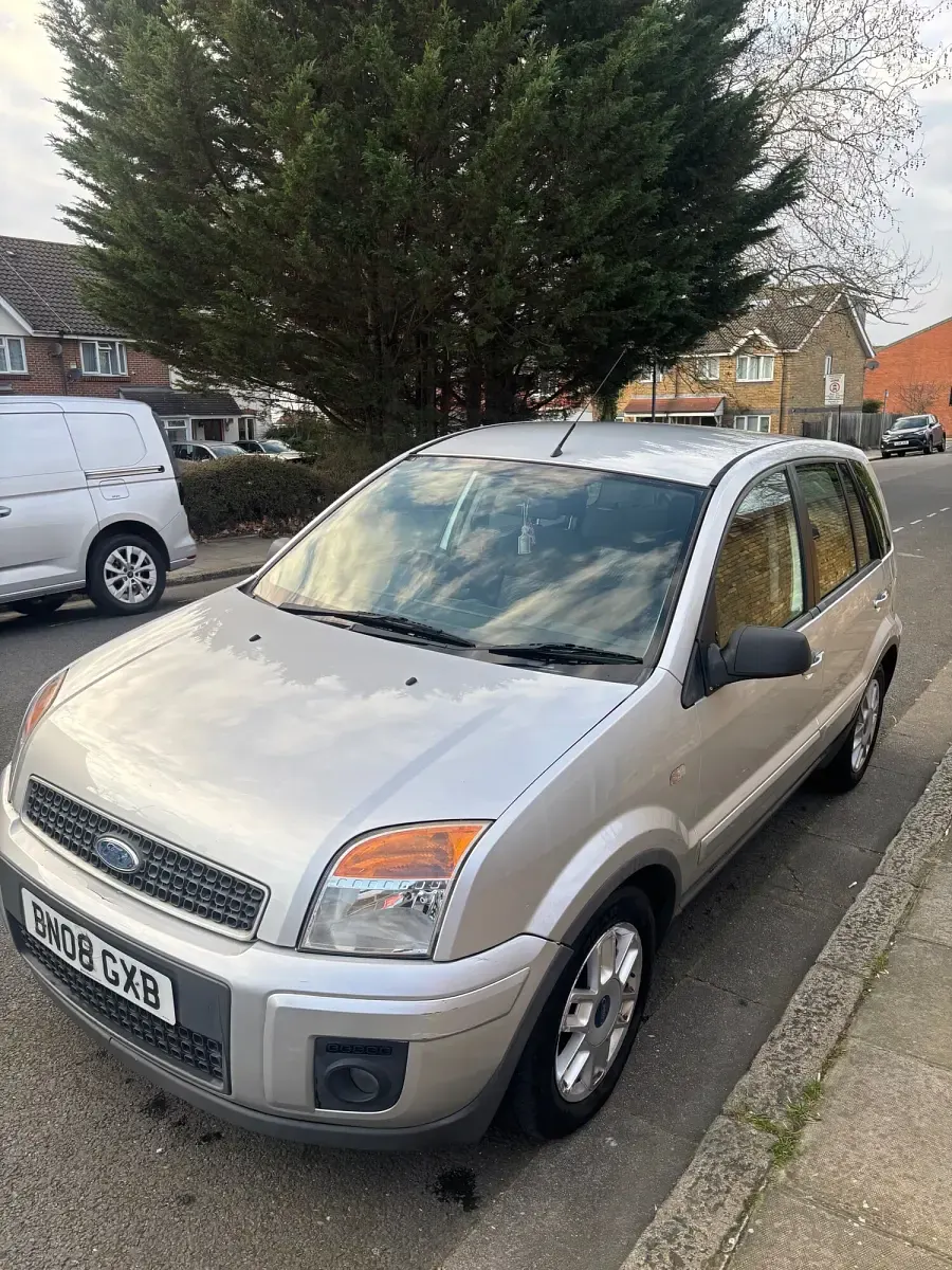 Used Ford Fusion Zetec 101 HP (74 kW) 2008 Silver Hatchback